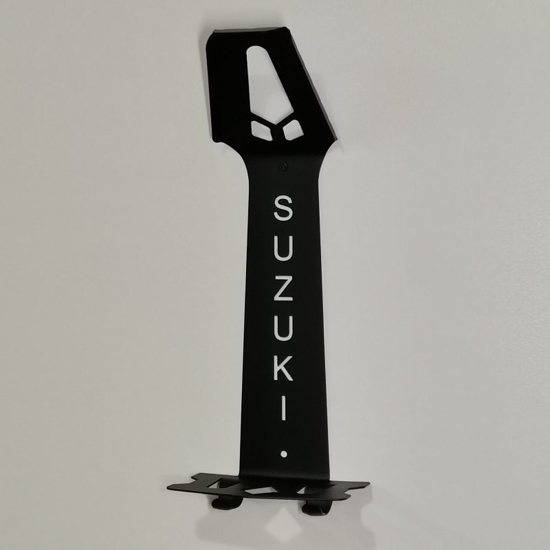 استند کلاه SUZUKI - تصویر 1